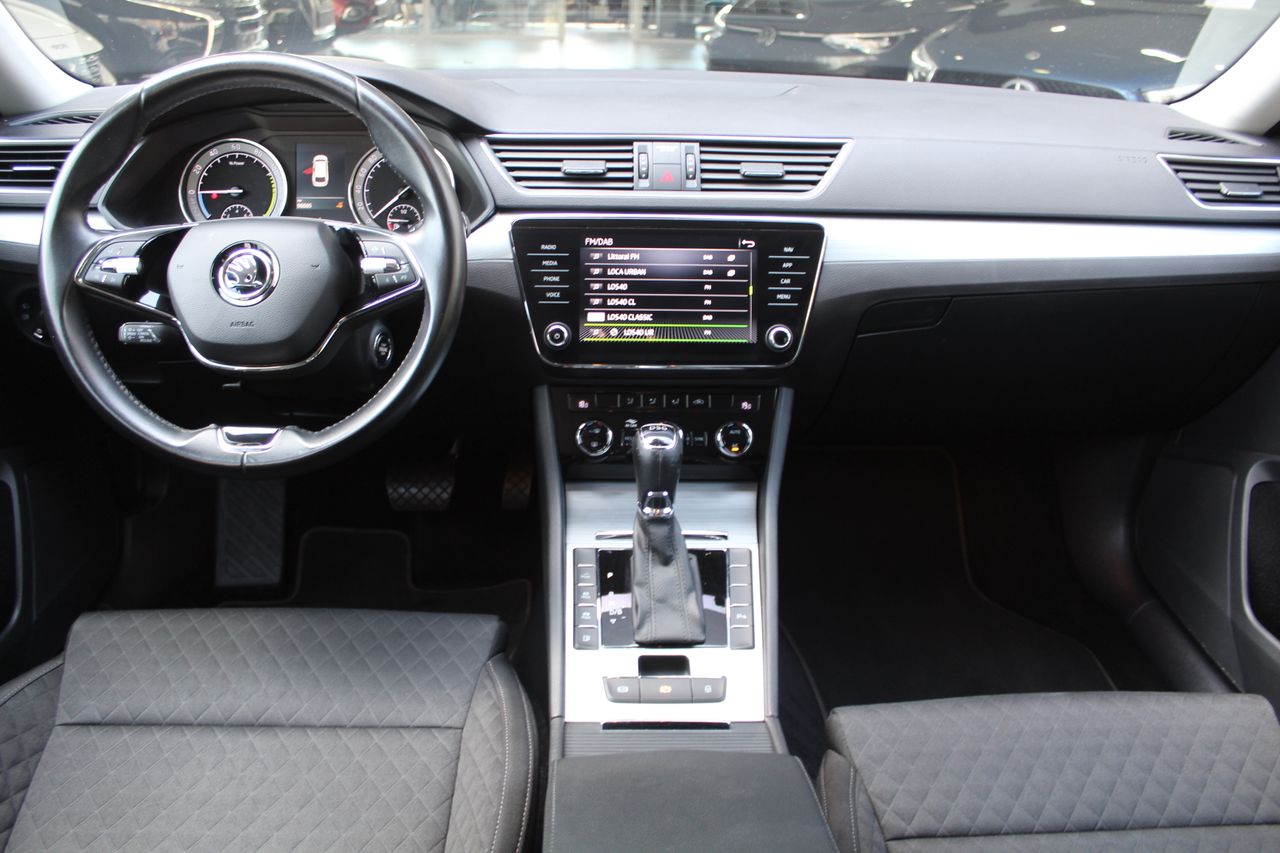 Foto Skoda Superb 10