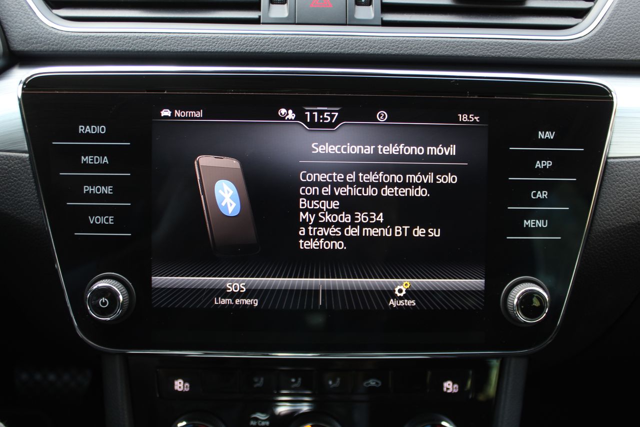 Foto Skoda Superb 19