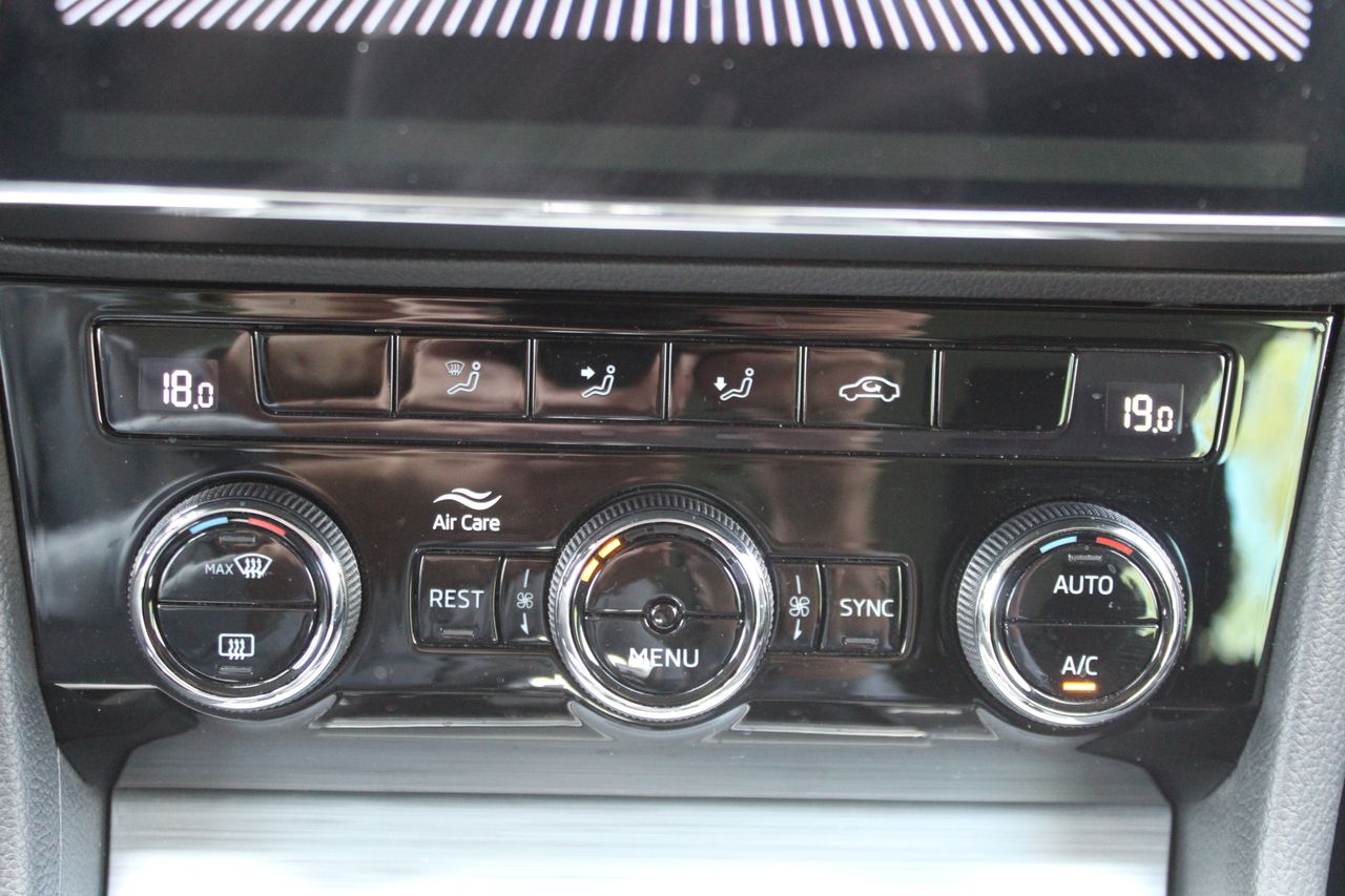 Foto Skoda Superb 21