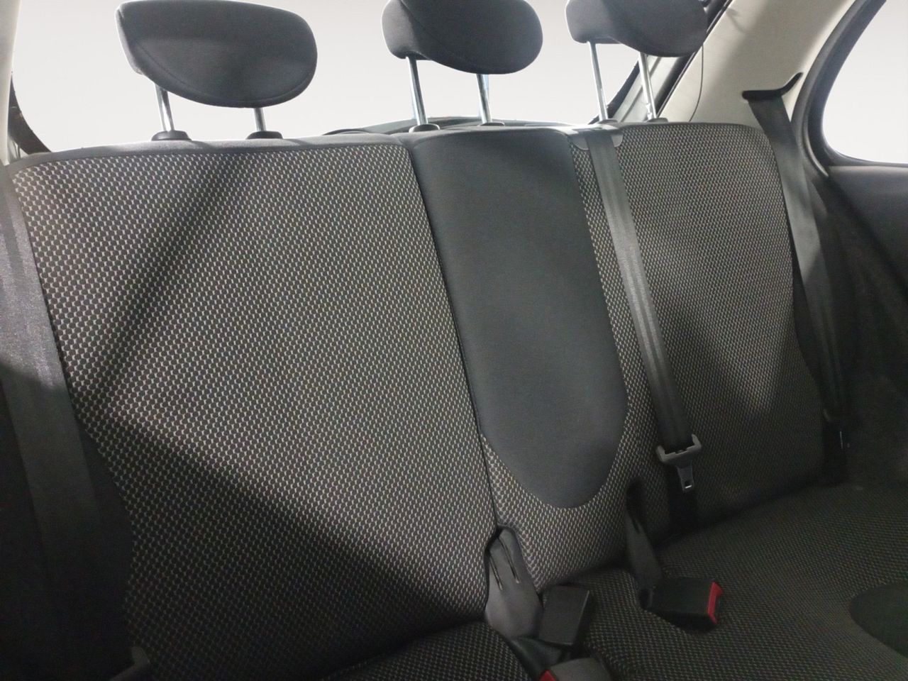 Foto Nissan Micra 9