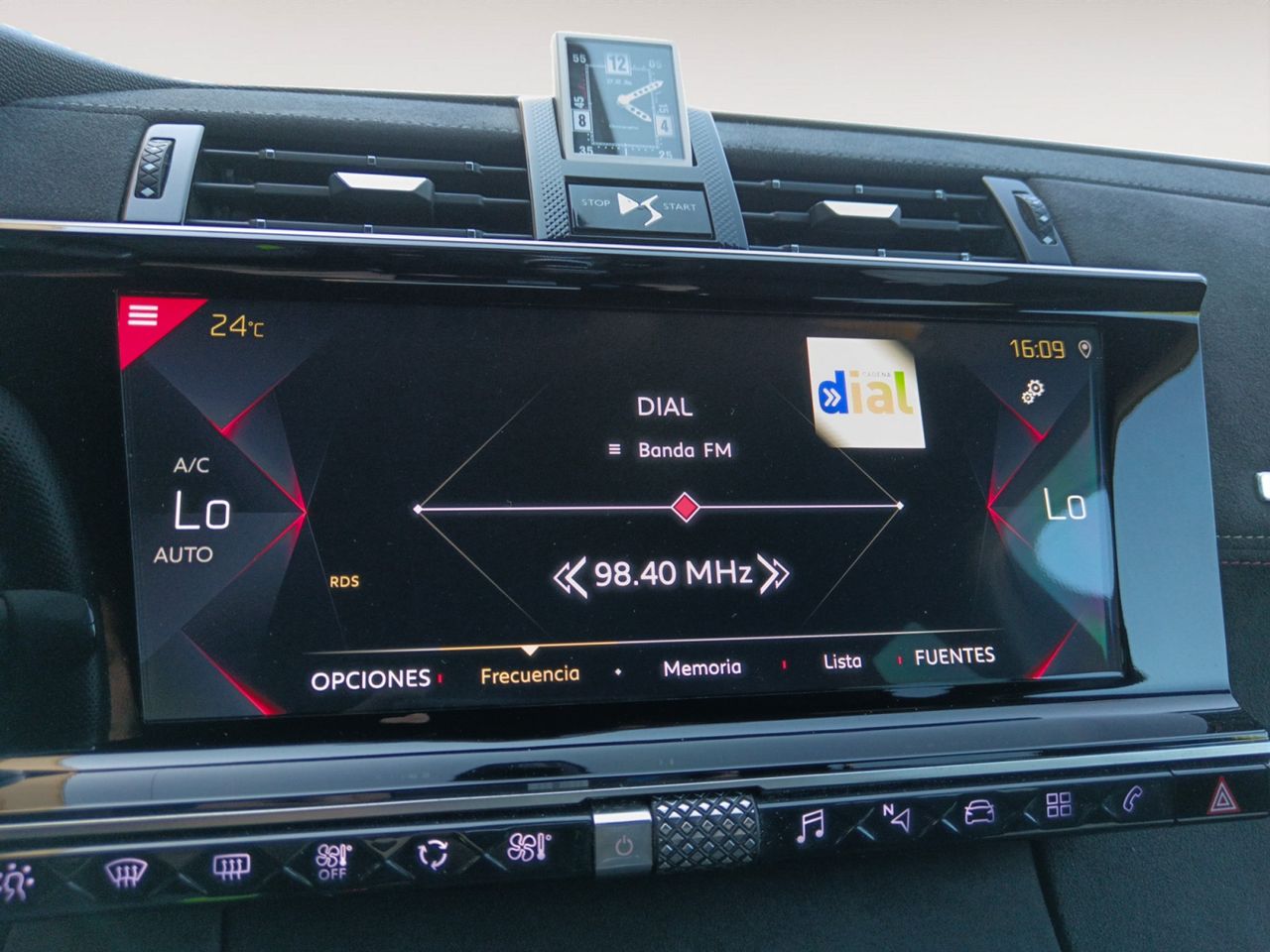 Foto DS Automobiles DS 7 15