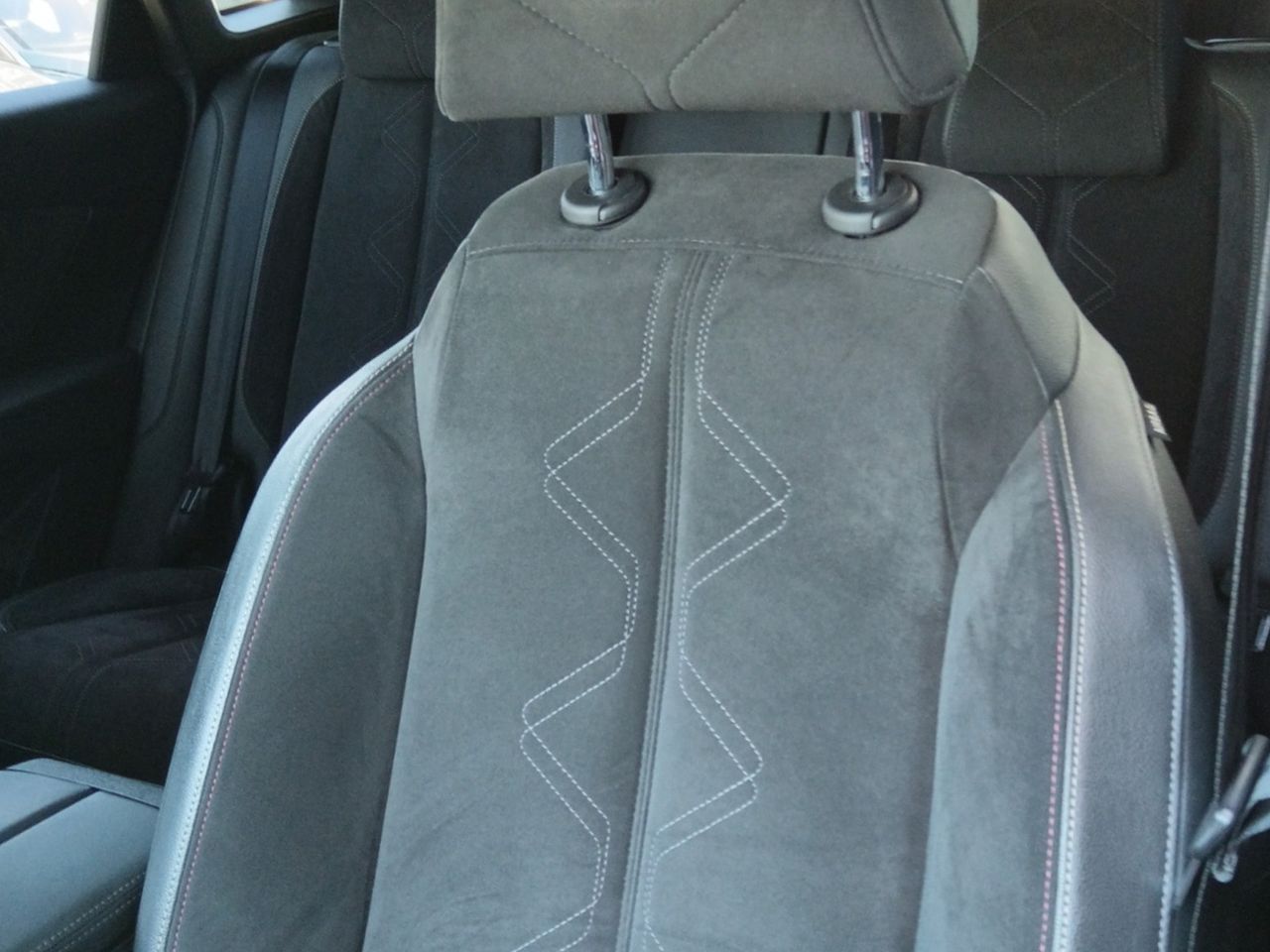 Foto DS Automobiles DS 7 20
