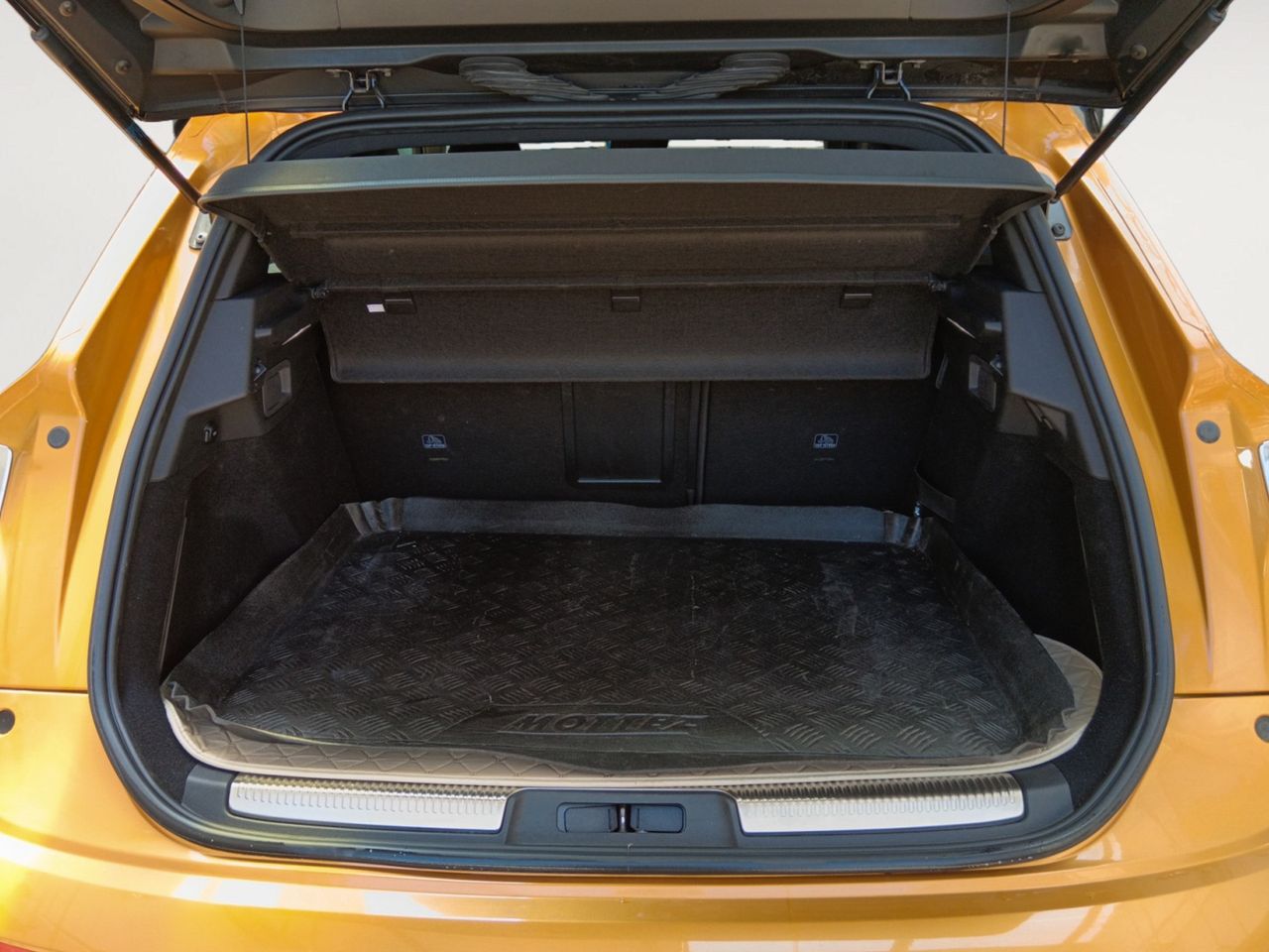 Foto DS Automobiles DS 7 11
