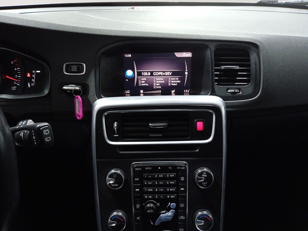 Foto Volvo V60 14