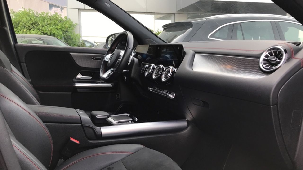 Foto Mercedes-Benz EQA 10