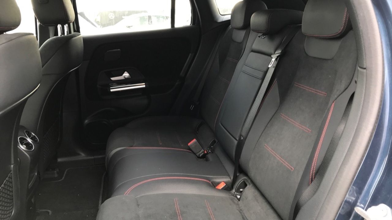 Foto Mercedes-Benz EQA 11