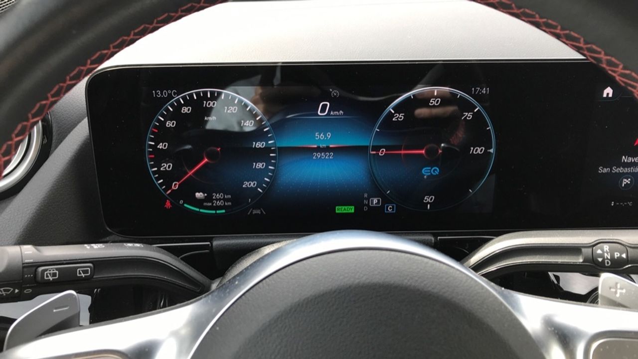 Foto Mercedes-Benz EQA 15