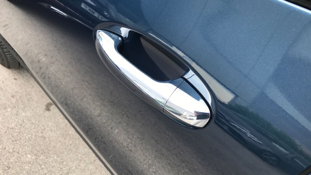 Foto Mercedes-Benz EQA 21