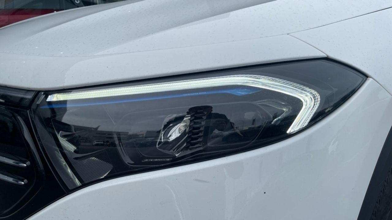 Foto Mercedes-Benz EQA 15