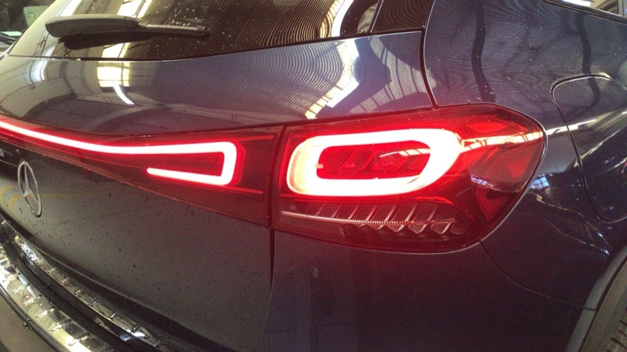 Foto Mercedes-Benz EQA 16