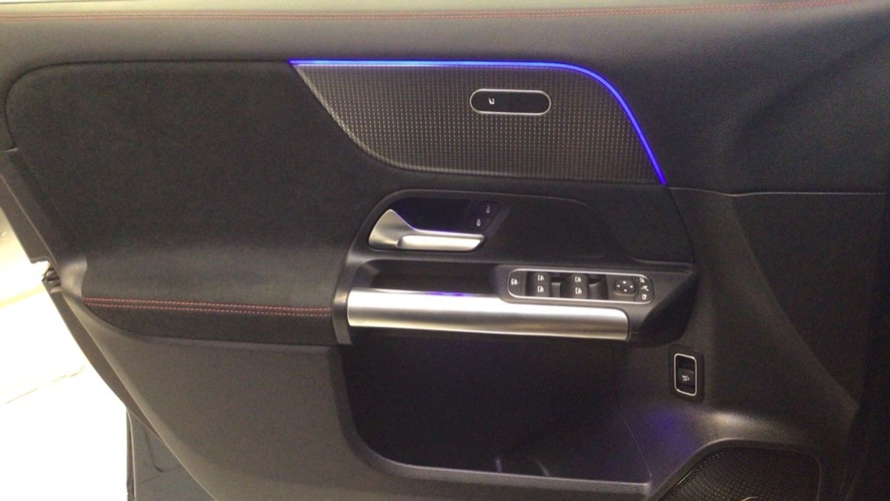 Foto Mercedes-Benz EQA 25