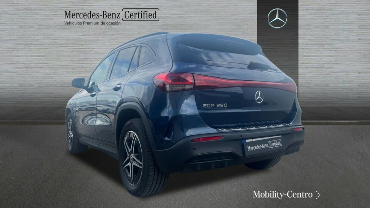 Foto Mercedes-Benz EQA 4