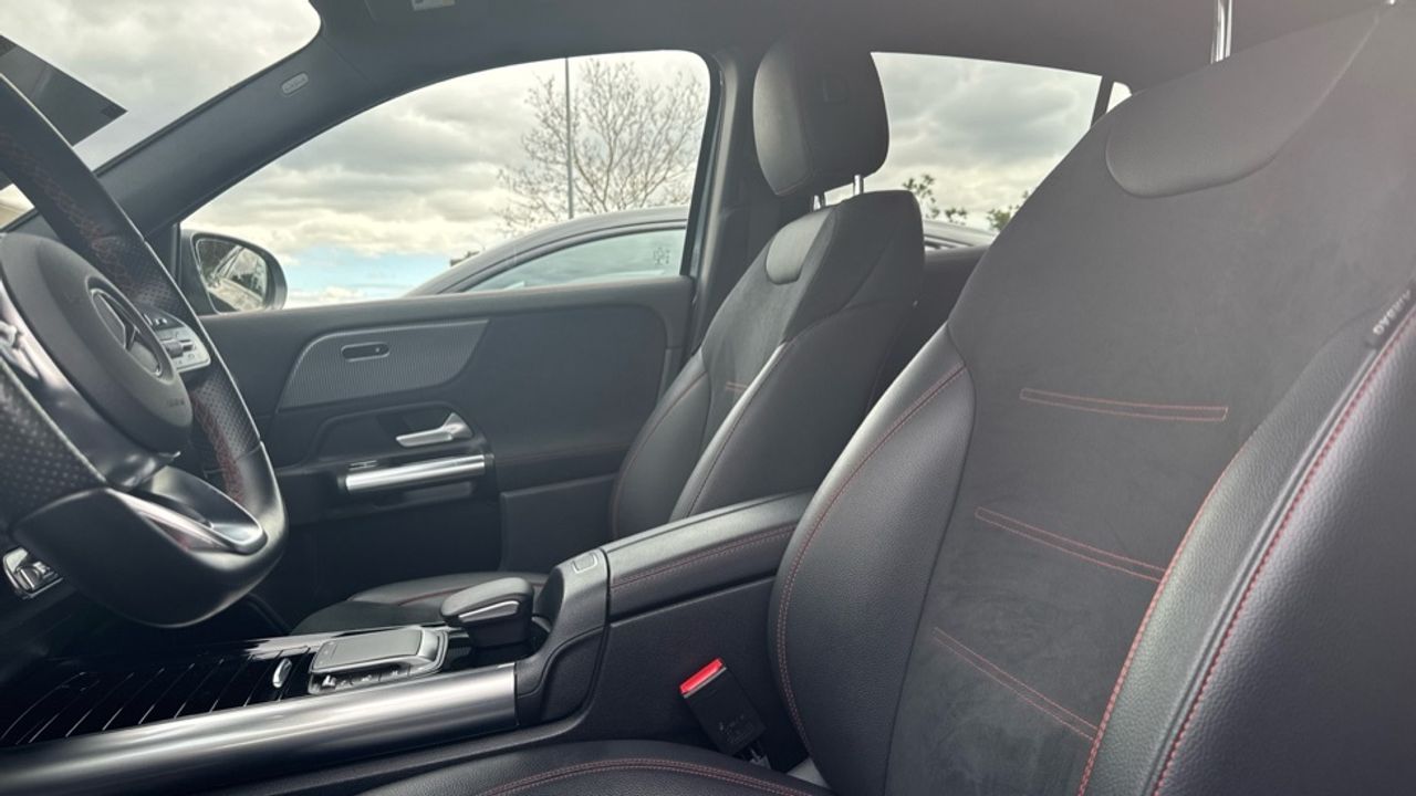 Foto Mercedes-Benz EQA 14