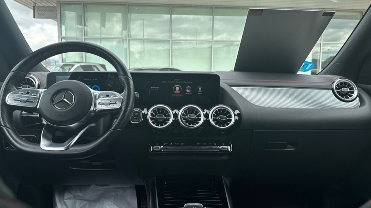 Foto Mercedes-Benz EQA 17