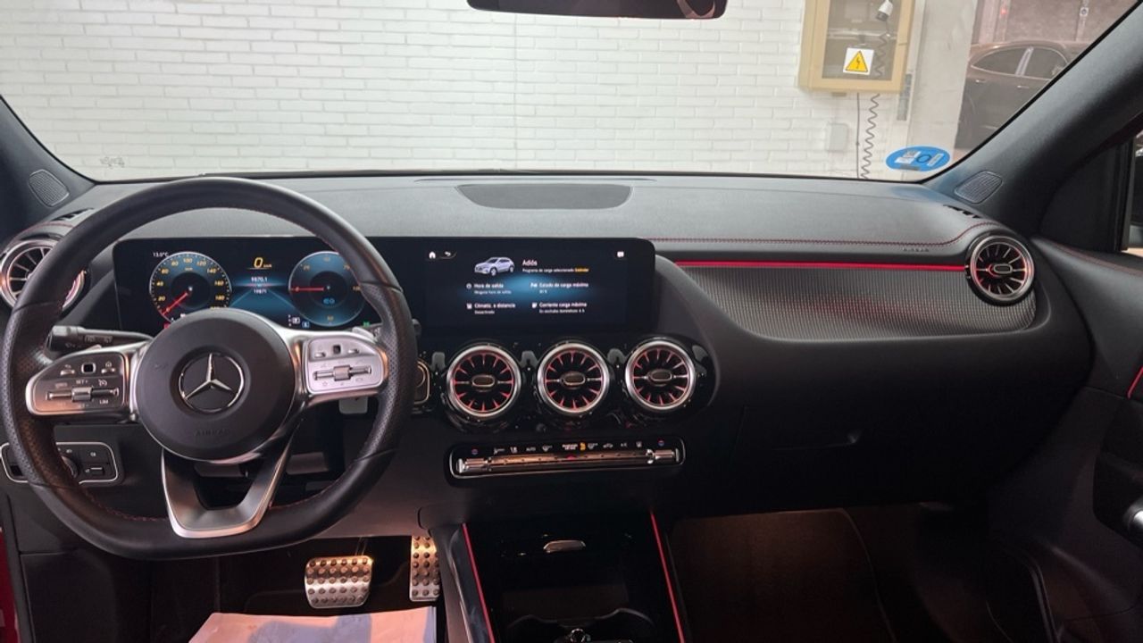 Foto Mercedes-Benz EQA 8
