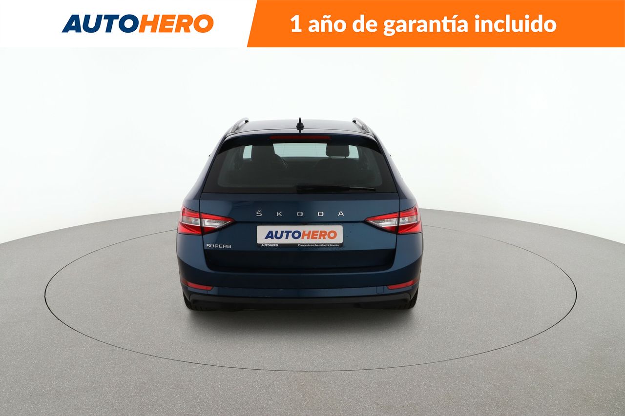 Foto Skoda Superb 4
