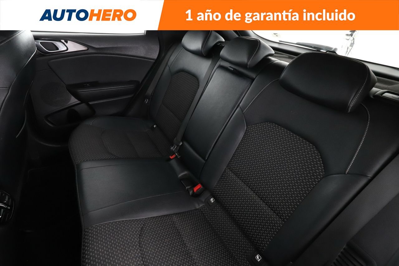 Foto Kia XCeed 14