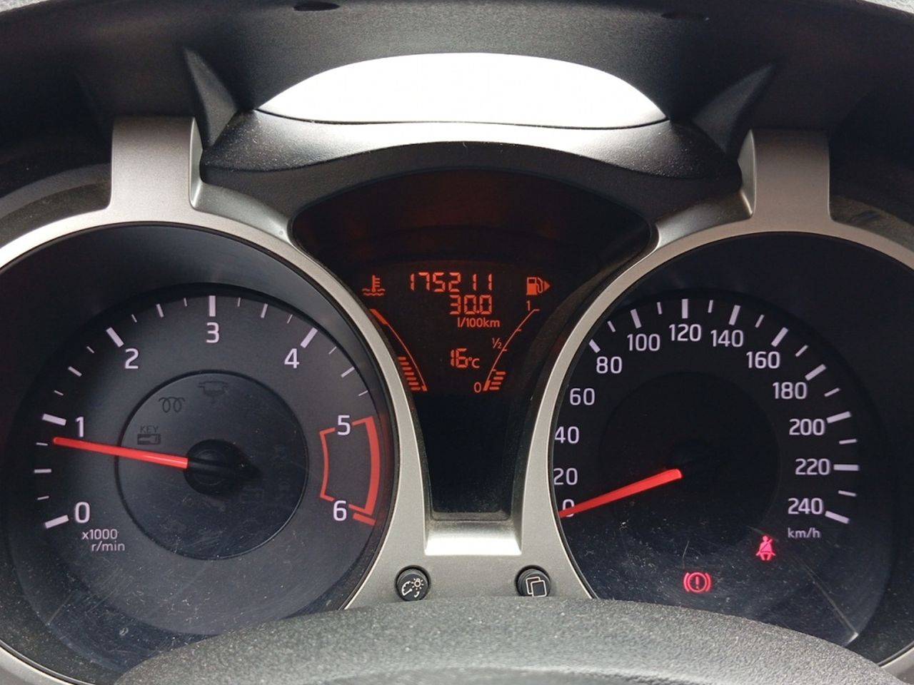 Foto Nissan Juke 14
