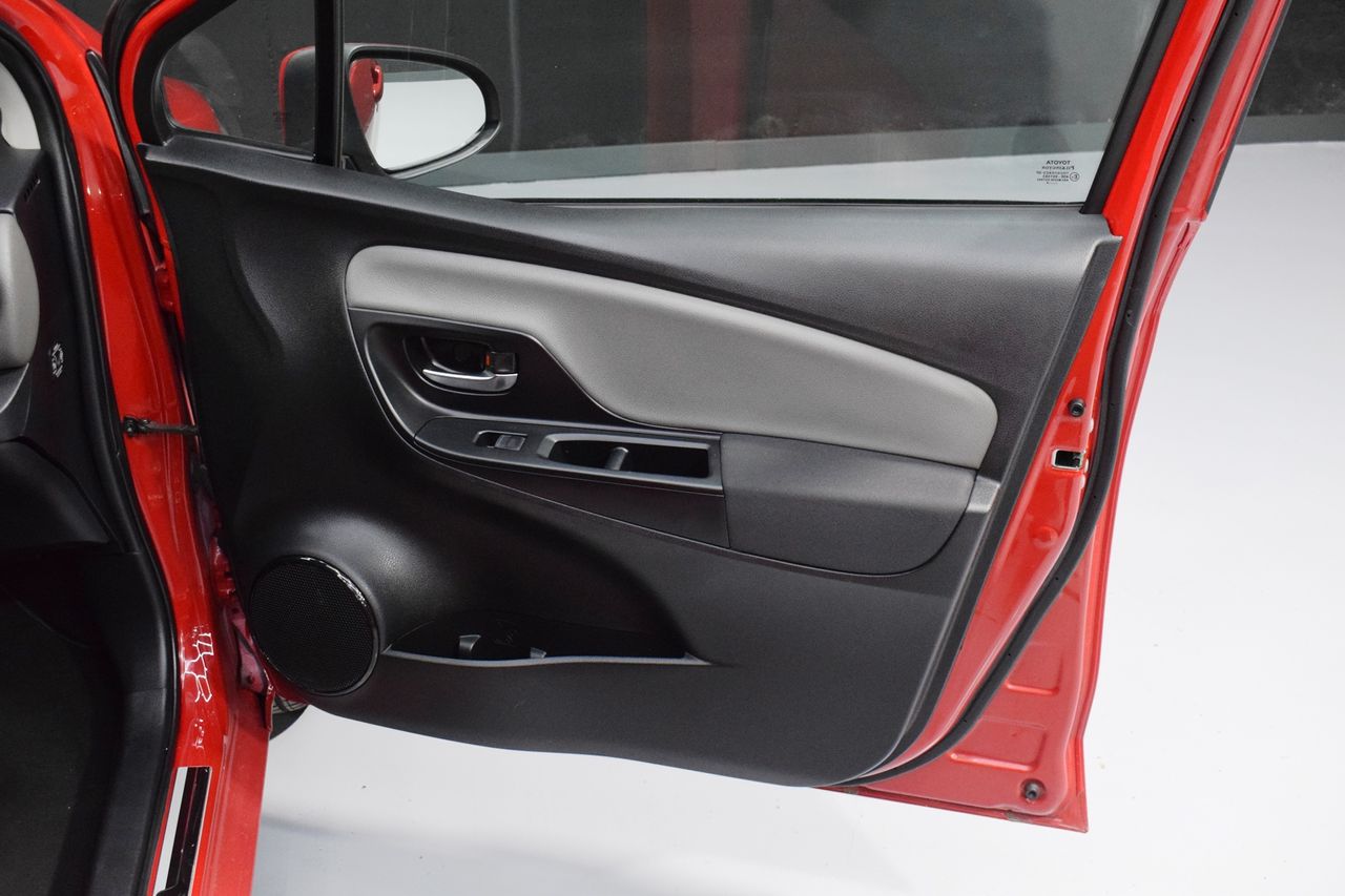 Foto Toyota Yaris 18