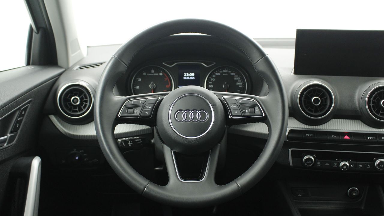 Foto Audi Q2 13