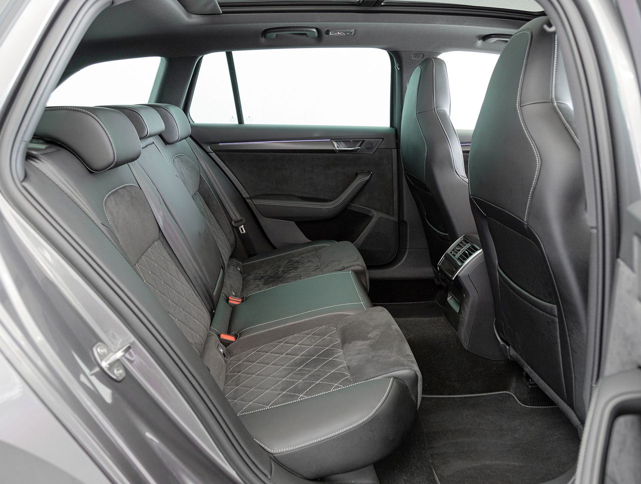 Foto Skoda Superb 6