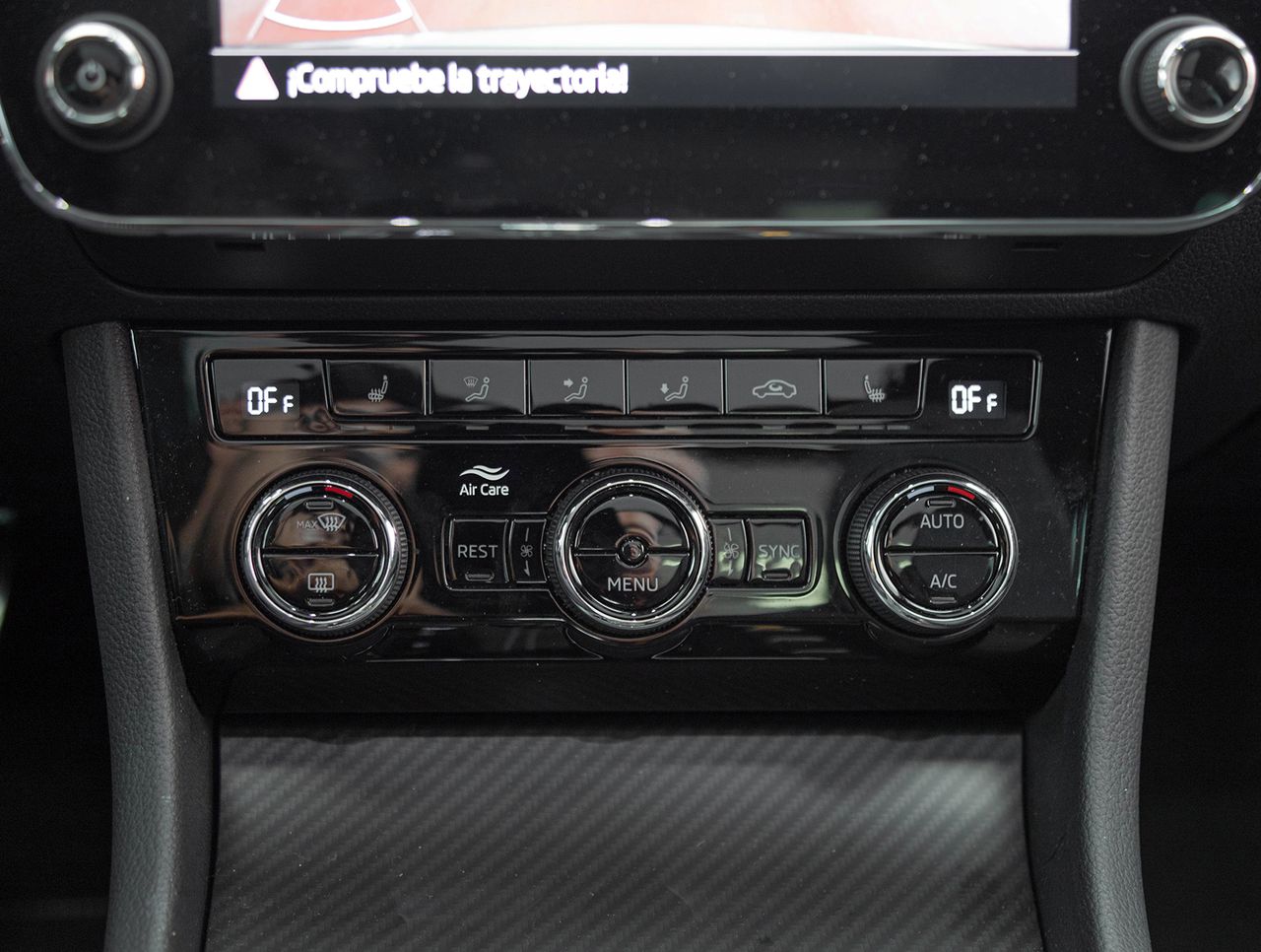 Foto Skoda Superb 11