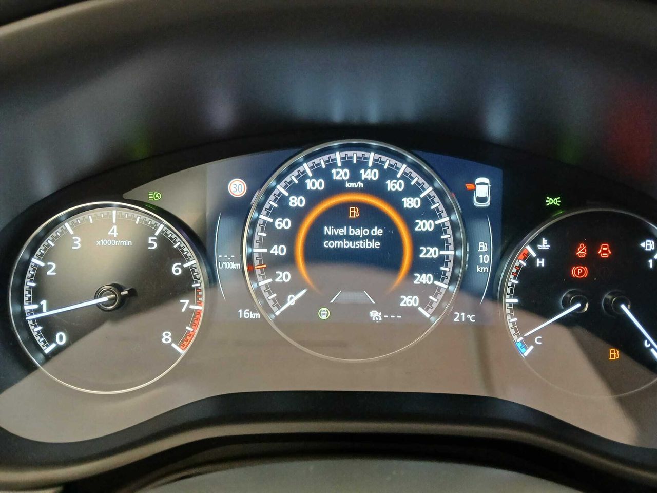 Foto Mazda CX-30 9