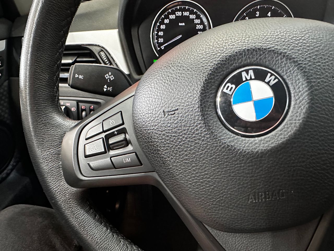 Foto BMW X1 9