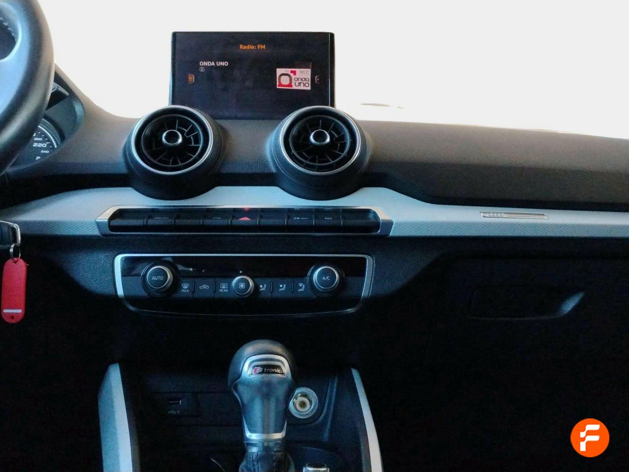 Foto Audi Q2 12