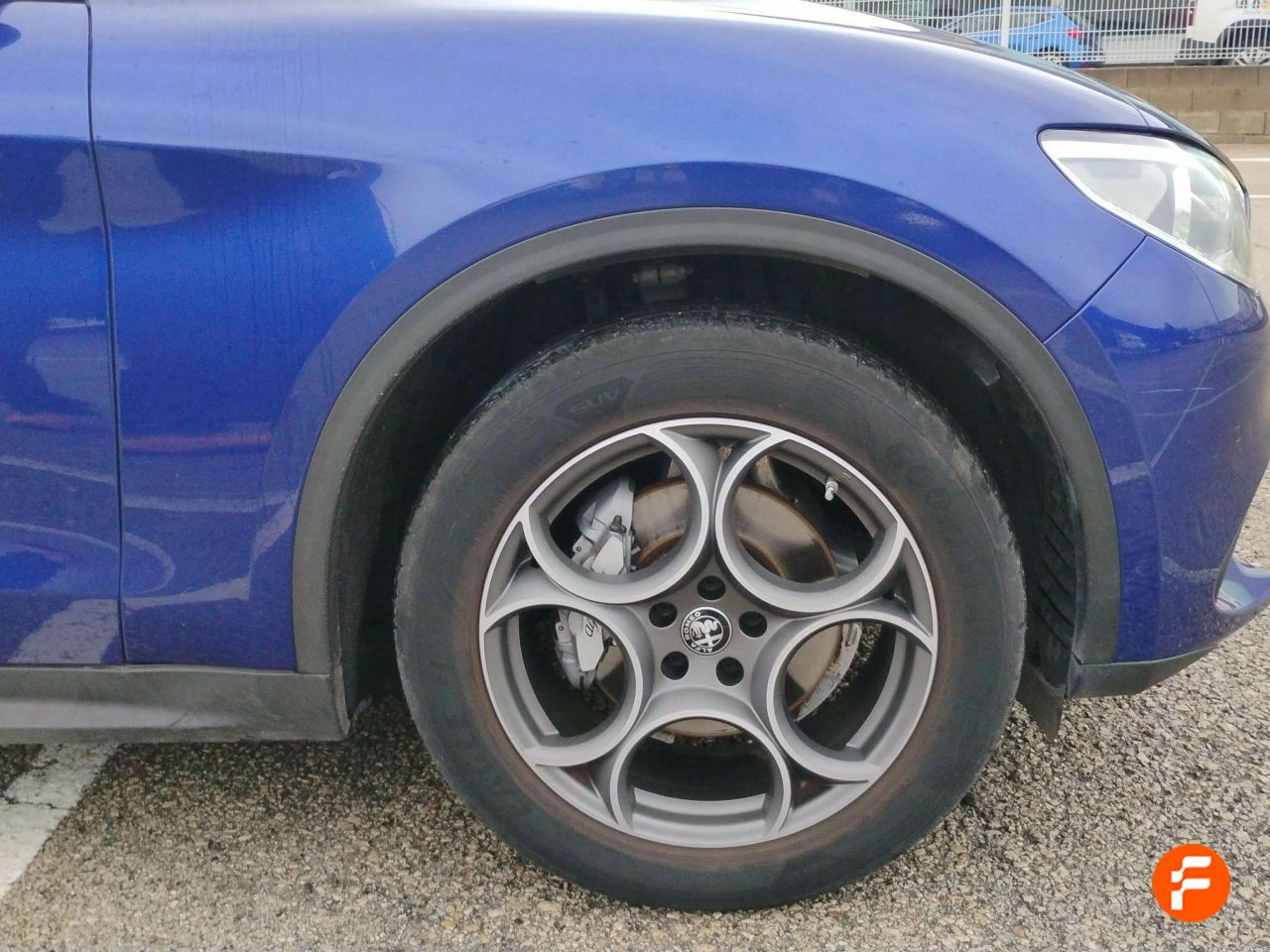 Foto Alfa Romeo Stelvio 25