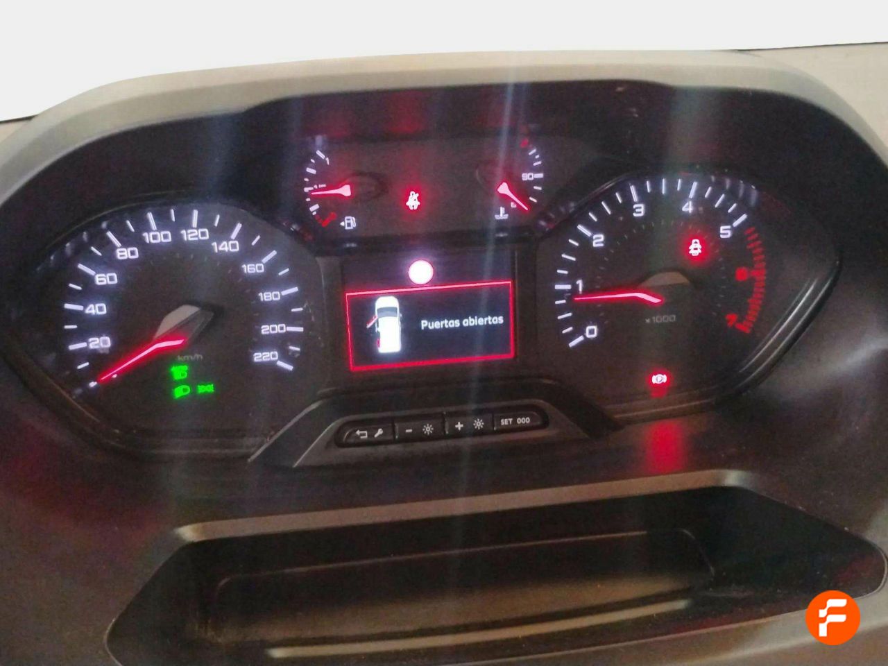 Foto Peugeot Rifter 11