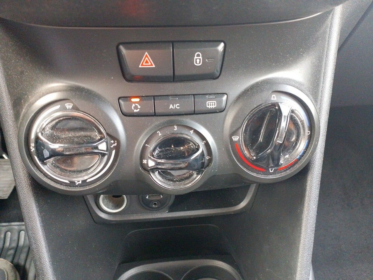 Foto Peugeot 2008 15