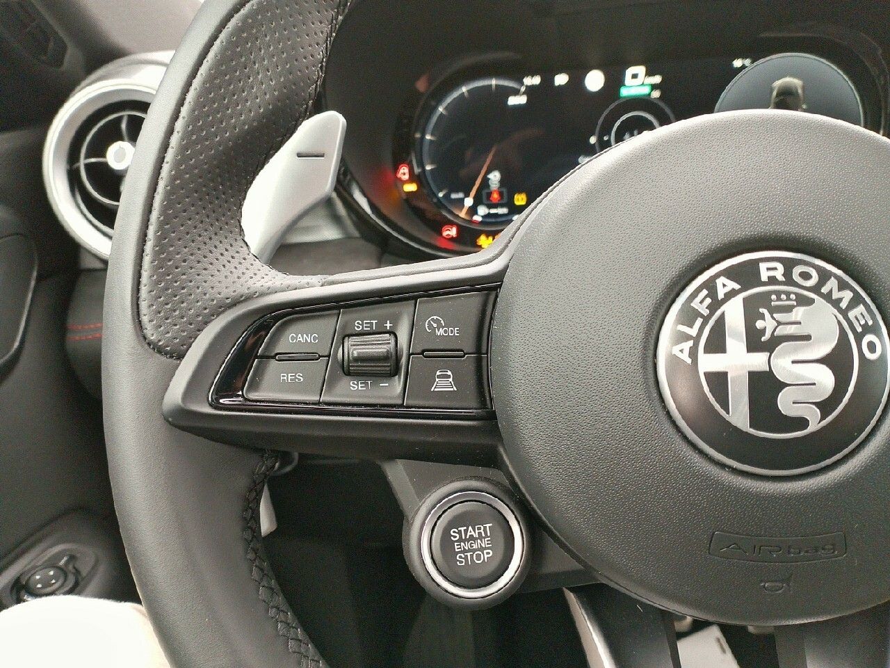 Foto Alfa Romeo Tonale 12