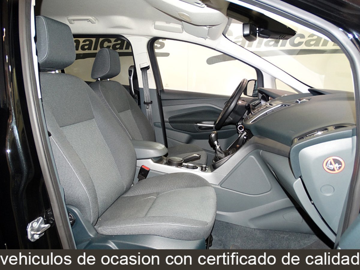 Foto Ford Grand C-MAX 16