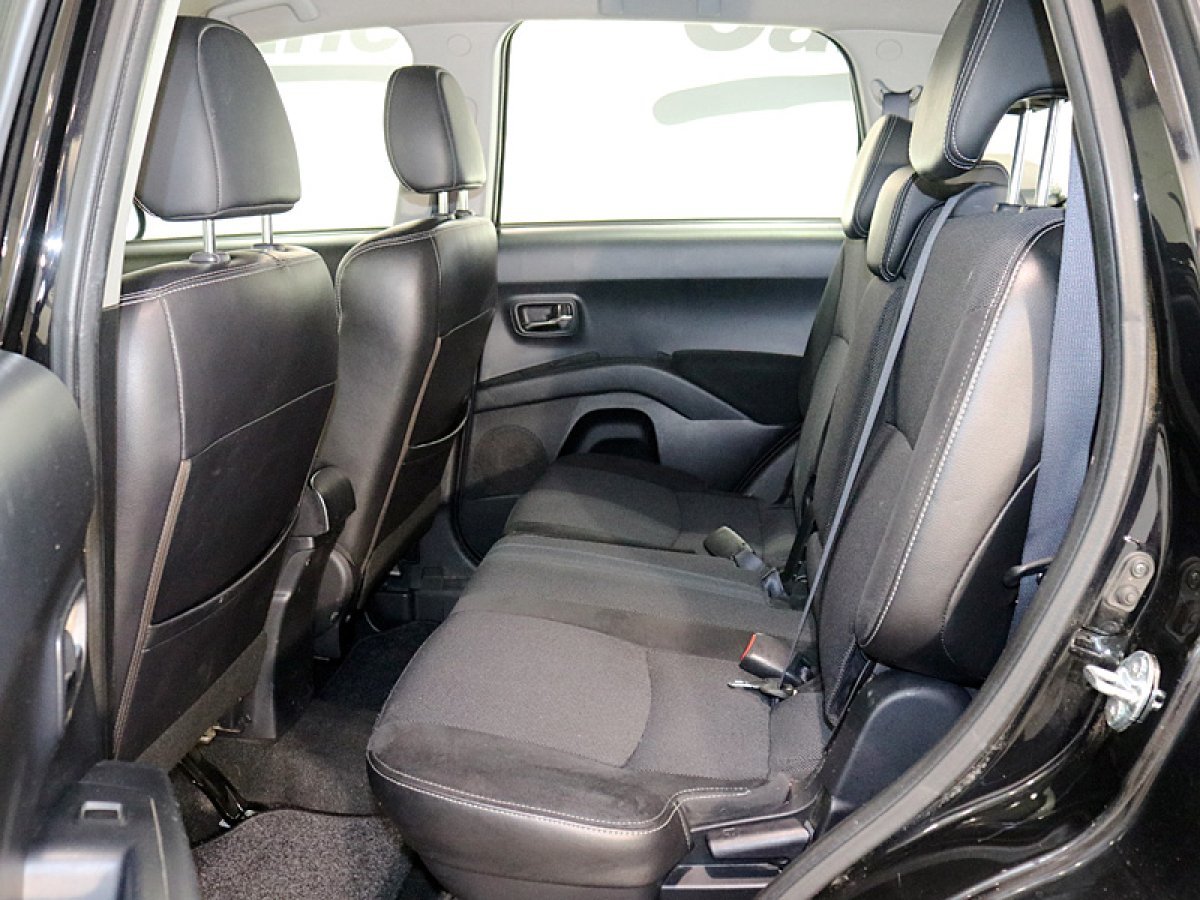 Foto Peugeot 4007 12