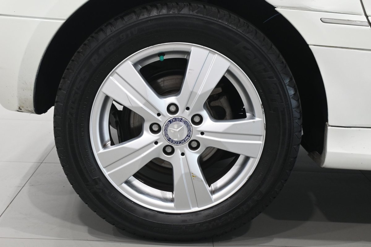 Foto Mercedes-Benz Clase B 25