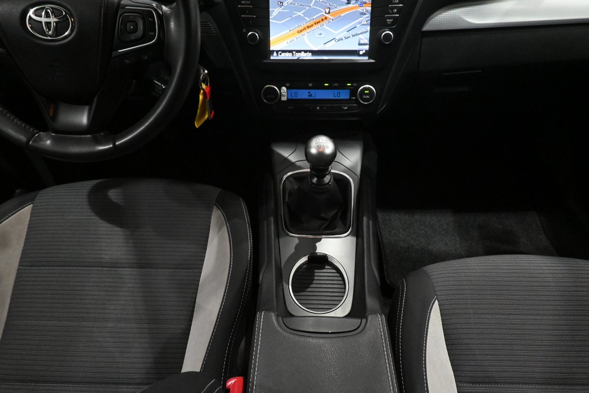 Foto Toyota Avensis 17