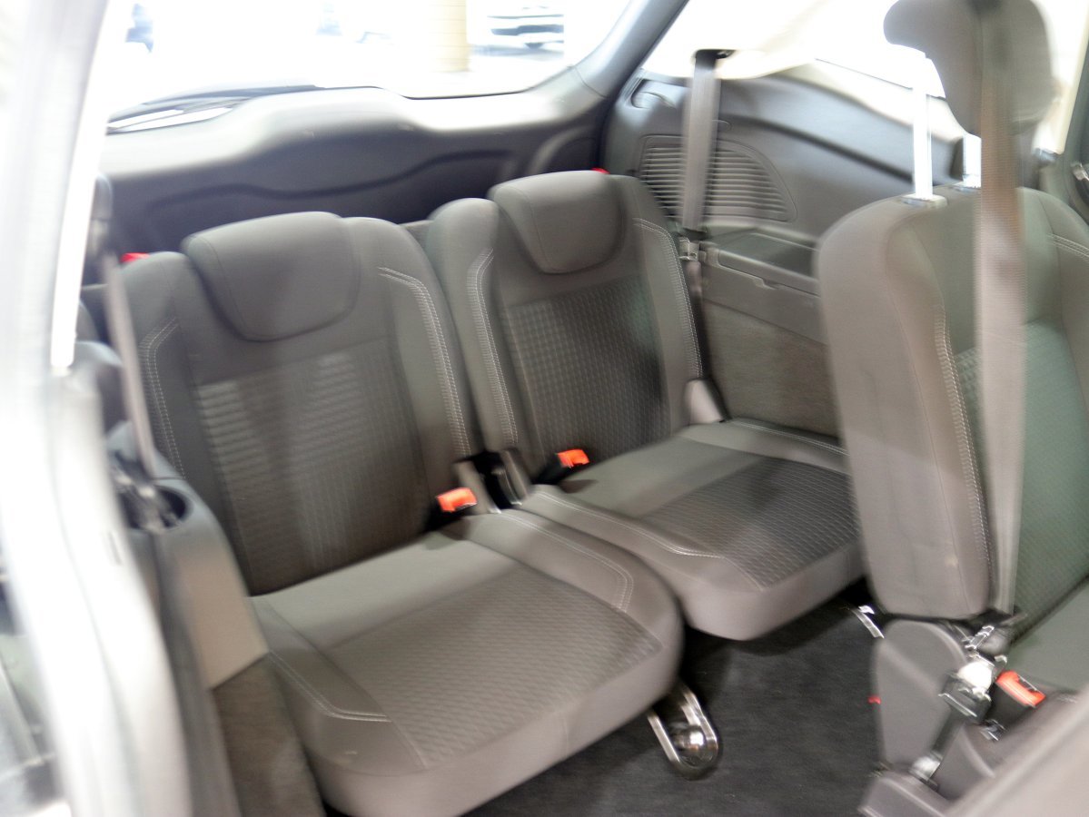 Foto Ford Grand C-MAX 14