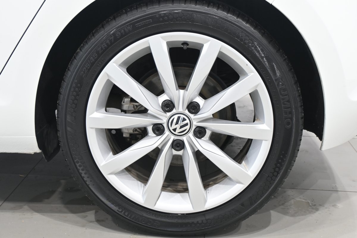 Foto Volkswagen Golf 29