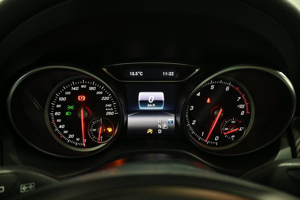 Foto Mercedes-Benz Clase CLA 14