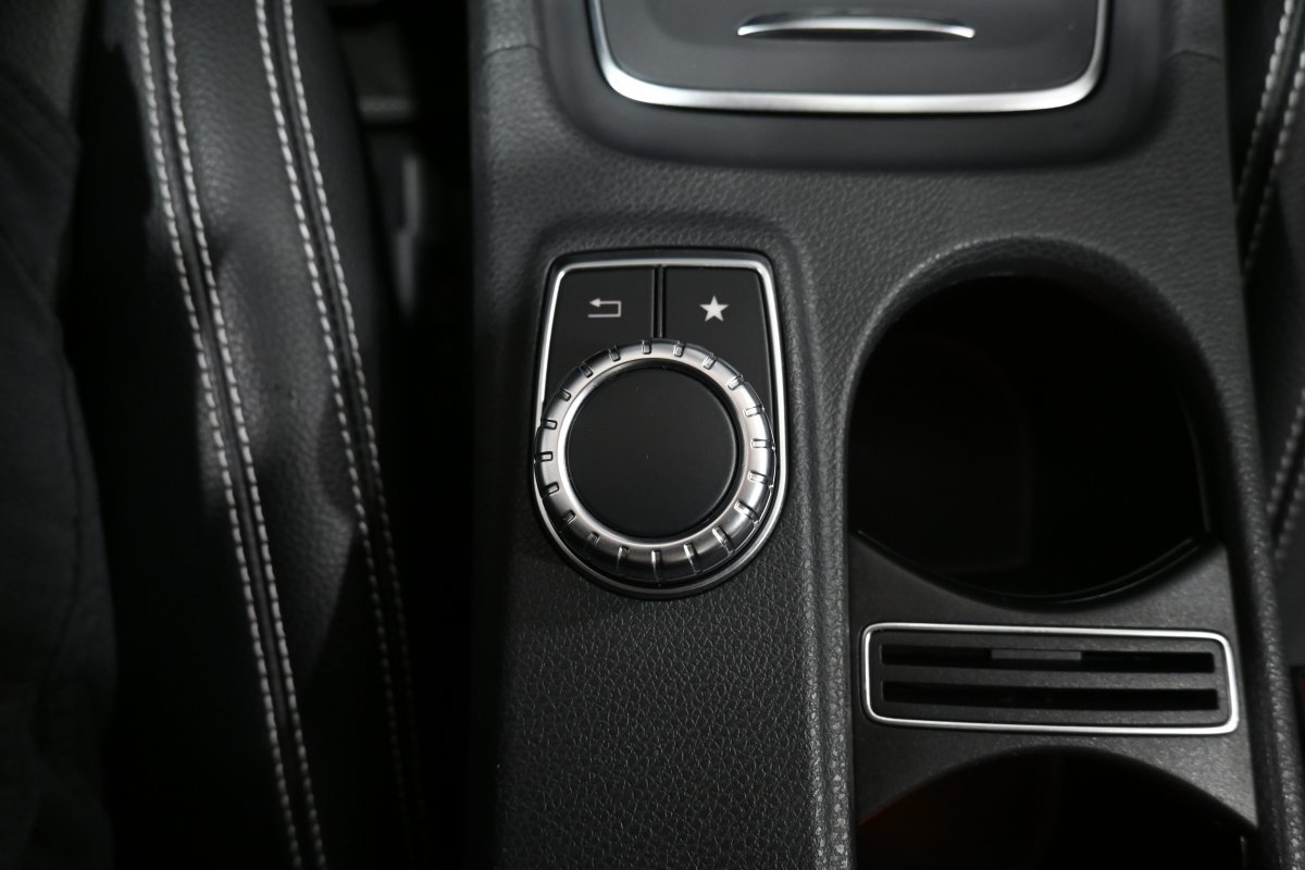 Foto Mercedes-Benz Clase CLA 21